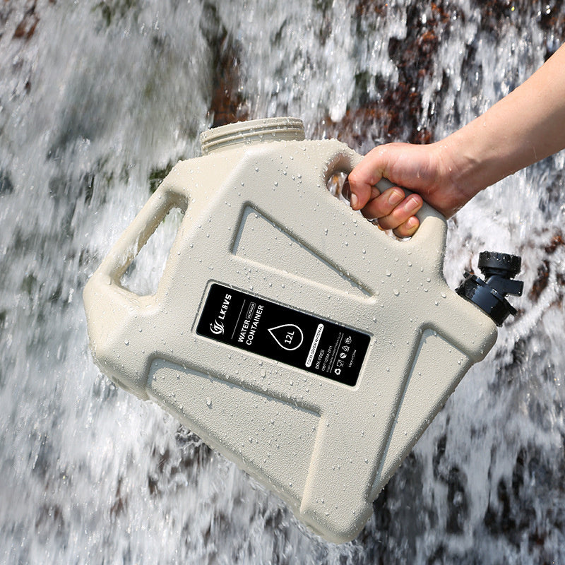 NNETM Outdoor Water Bucket with Spigot