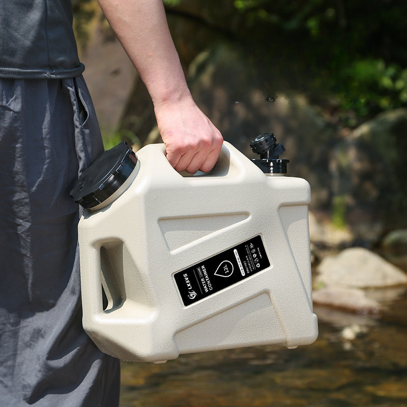 NNETM Outdoor Water Bucket with Spigot