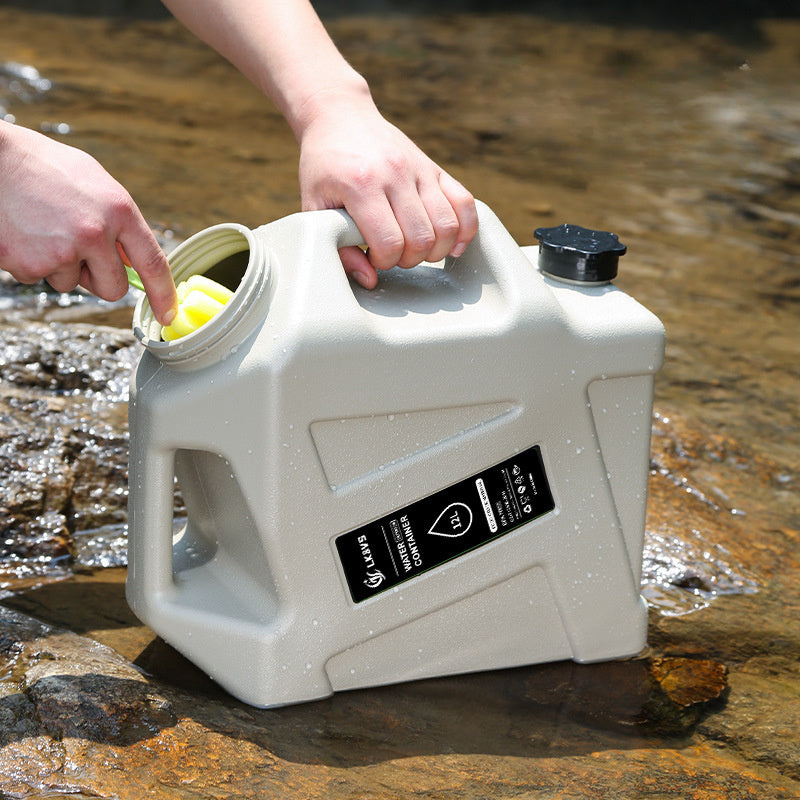 NNETM Outdoor Water Bucket with Spigot